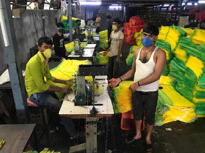 CoronaVirus Lockdown: Foreign workers prefer to stay in Kolhapur | CoronaVirus Lockdown :परराज्यांतील कामगारांनी कोल्हापुरातच राहणे केले पसंत CoronaVirus Lockdown: Foreign workers prefer to stay in Kolhapur | CoronaVirus Lockdown :परराज्यांतील कामगारांनी कोल्हापुरातच राहणे केले पसंत