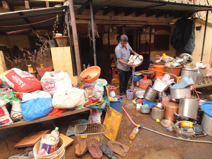Construction is not allowed in flooded areas | पूरबाधित क्षेत्रात बांधकाम परवानगी नाही, आयुक्त कलशेट्टी यांचे आदेश Construction is not allowed in flooded areas | पूरबाधित क्षेत्रात बांधकाम परवानगी नाही, आयुक्त कलशेट्टी यांचे आदेश