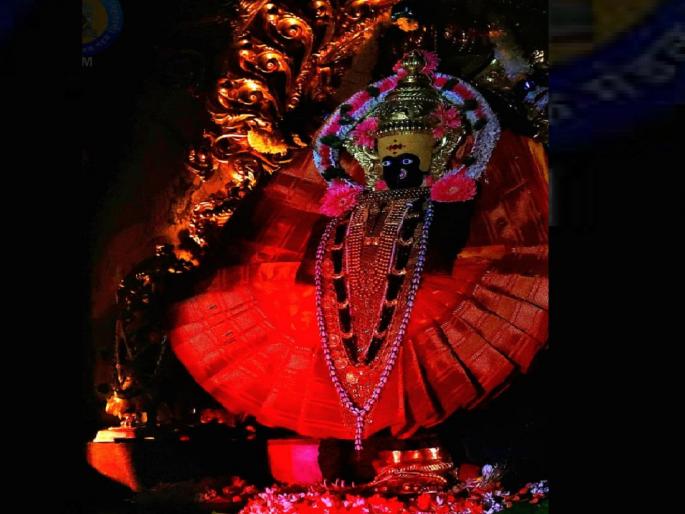 During Ambabai's Dakshinayan Kirnotsav on Thursday the rays of the setting sun reached the shoulders of the Ambabai idol | Kirnotsav २०२५: सातव्या दिवशी किरणे अंबाबाईच्या खांद्यापर्यंत During Ambabai's Dakshinayan Kirnotsav on Thursday the rays of the setting sun reached the shoulders of the Ambabai idol | Kirnotsav २०२५: सातव्या दिवशी किरणे अंबाबाईच्या खांद्यापर्यंत