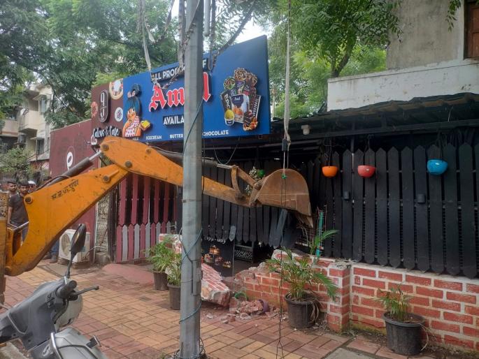 Action on road encroachment started, municipality made 15 days planning | रस्त्यावरील अतिक्रमणावर कारवाई सुरू, पालिकेने केले १५ दिवसाचे नियोजन Action on road encroachment started, municipality made 15 days planning | रस्त्यावरील अतिक्रमणावर कारवाई सुरू, पालिकेने केले १५ दिवसाचे नियोजन