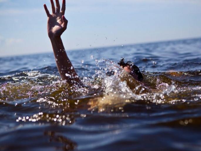 two close friends dies after drowning in the river | नदीपात्रात बुडून दोन जीवलग मित्रांचा दुर्देवी मृत्यू two close friends dies after drowning in the river | नदीपात्रात बुडून दोन जीवलग मित्रांचा दुर्देवी मृत्यू