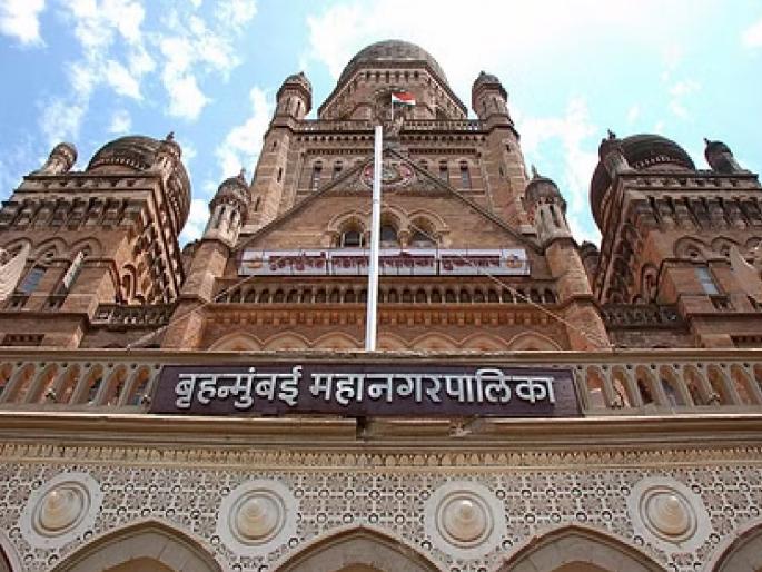 Solar energy lighting in the municipal market | पालिके मार्केट मध्ये सौर ऊर्जेचा प्रकाश Solar energy lighting in the municipal market | पालिके मार्केट मध्ये सौर ऊर्जेचा प्रकाश