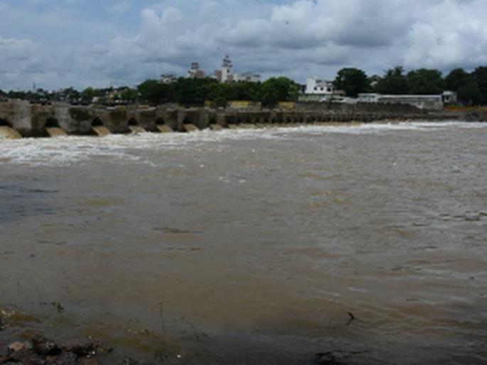 Projects still underway | प्रकल्पांमधून अद्याप विसर्ग सुरू Projects still underway | प्रकल्पांमधून अद्याप विसर्ग सुरू