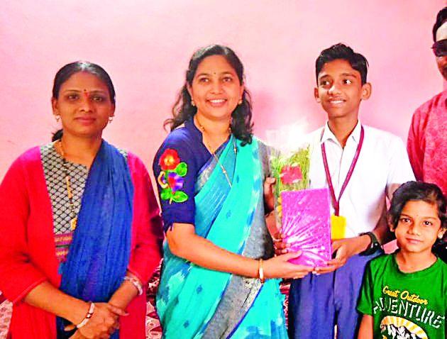 Pride of Shardul's model reaching the national level | शार्दुलचे मॉडेल देशपातळीवर पोहोचल्याचा अभिमान Pride of Shardul's model reaching the national level | शार्दुलचे मॉडेल देशपातळीवर पोहोचल्याचा अभिमान