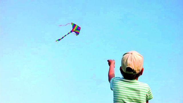 Fly the kite, but do not waste the nylon manger | पतंग उडवा, पण जपून नायलॉन मांजा नकोच Fly the kite, but do not waste the nylon manger | पतंग उडवा, पण जपून नायलॉन मांजा नकोच
