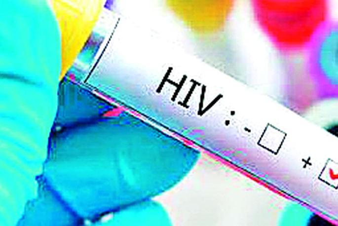 Child 'HIV positive' from unnatural activity | अनैसर्गिक कृत्यातून मुलगा ‘एचआयव्ही पॉझिटिव्ह’