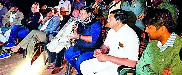 Resellers have the opportunity to pick land | पुनर्वसितांना जमीन निवडीची संधी Resellers have the opportunity to pick land | पुनर्वसितांना जमीन निवडीची संधी