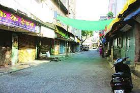 Ozarkar responds to strict restrictions | ओझरकरांचा कडक निर्बंधाला प्रतिसाद Ozarkar responds to strict restrictions | ओझरकरांचा कडक निर्बंधाला प्रतिसाद