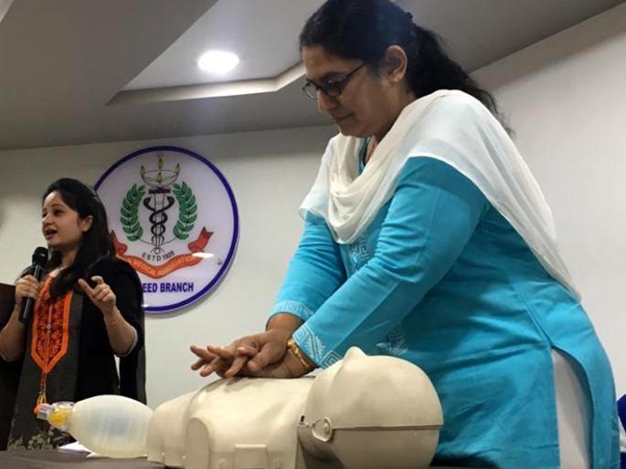 What to do if the patient's injuries are stopped near the hospital? | दवाखान्याजवळ रुग्णाचे ठोके बंद पडले तर काय करायचे?