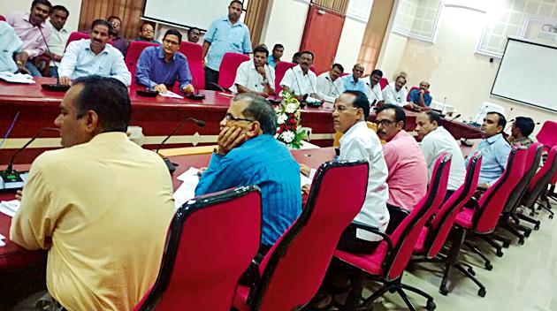 Gramsevak's time-bound promotions have been stopped | ग्रामसेवकांच्या कालबद्ध पदोन्नती रखडल्या Gramsevak's time-bound promotions have been stopped | ग्रामसेवकांच्या कालबद्ध पदोन्नती रखडल्या