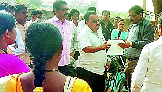 ... finally the construction was moved to the other side | ...अखेर ते बांधकाम दुसरीकडे हलविले ... finally the construction was moved to the other side | ...अखेर ते बांधकाम दुसरीकडे हलविले