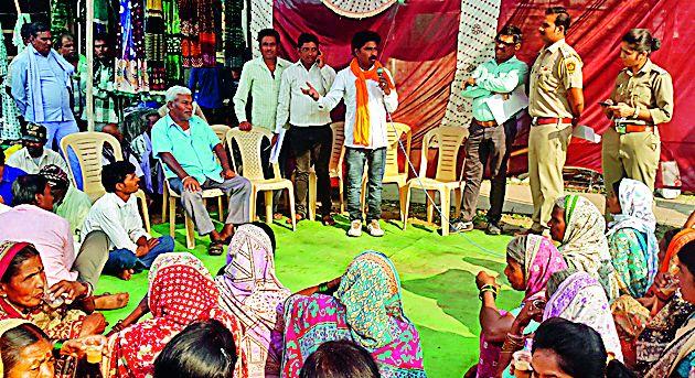 Finally, the workers will get wages | अखेर वनमजुरांना मिळणार मजुरी Finally, the workers will get wages | अखेर वनमजुरांना मिळणार मजुरी