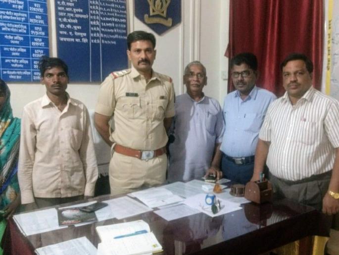 Tribal couple residing in Kundayapani from Jatpanchayat's passport | कुंड्यापाणी येथील आदिवासी दाम्पत्याची जातपंचायतीच्या जाचातून सुटका