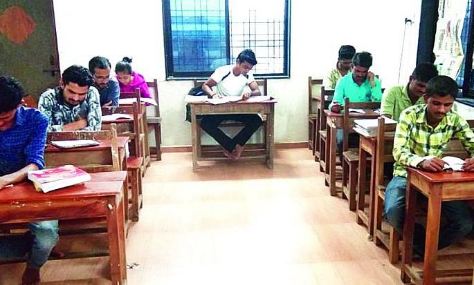 Free study room; Open education door for the Bahujan students! | विनामूल्य अभ्यासिका ; बहुजन विद्यार्थ्यांसाठी खुले केले शिक्षणाचे दार! Free study room; Open education door for the Bahujan students! | विनामूल्य अभ्यासिका ; बहुजन विद्यार्थ्यांसाठी खुले केले शिक्षणाचे दार!