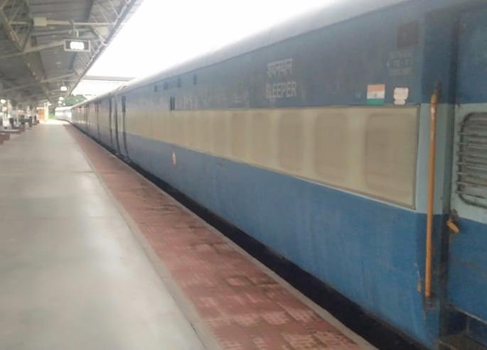 corona virus: Hospitals housefull, Kovid Express only empty | corona virus : रुग्णालये हाऊसफुल्ल, कोविड एक्स्प्रेस मात्र रिकामीच