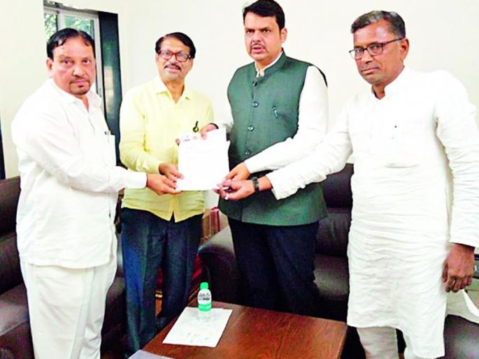 Kusumbi farming case in Chief Minister's room | कुसुंबी शेतजमीन प्रकरण मुख्यमंत्र्याच्या दालनात Kusumbi farming case in Chief Minister's room | कुसुंबी शेतजमीन प्रकरण मुख्यमंत्र्याच्या दालनात