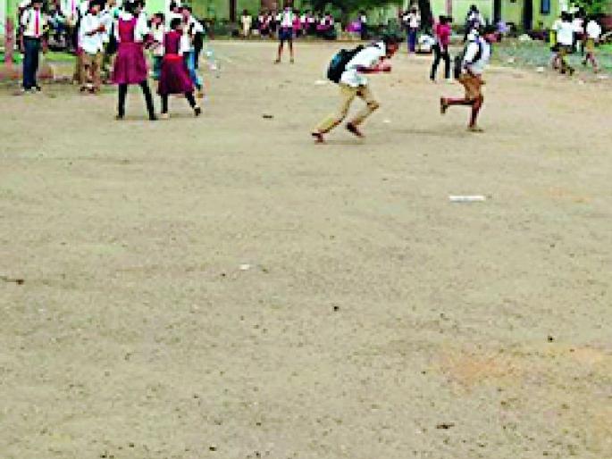 Due to the new bus station the problems of the students of the taluka were resolved | नवीन बसस्थानकामुळे तालुक्यातील विद्यार्थ्यांची समस्या सुटली