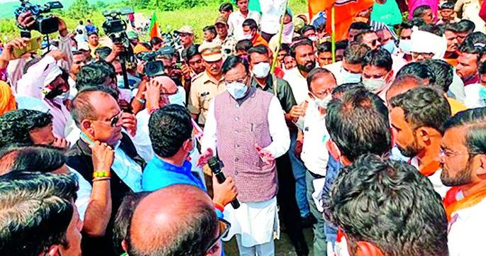 Mungantiwar's attack on KPCL | केपीसीएलवर मुनगंटीवारांचा प्रहार Mungantiwar's attack on KPCL | केपीसीएलवर मुनगंटीवारांचा प्रहार