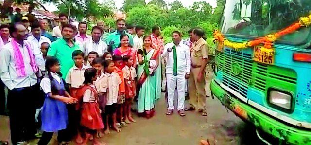 ST for the first time since independence | स्वातंत्र्यानंतर पहिल्यांदाच धावली एसटी ST for the first time since independence | स्वातंत्र्यानंतर पहिल्यांदाच धावली एसटी
