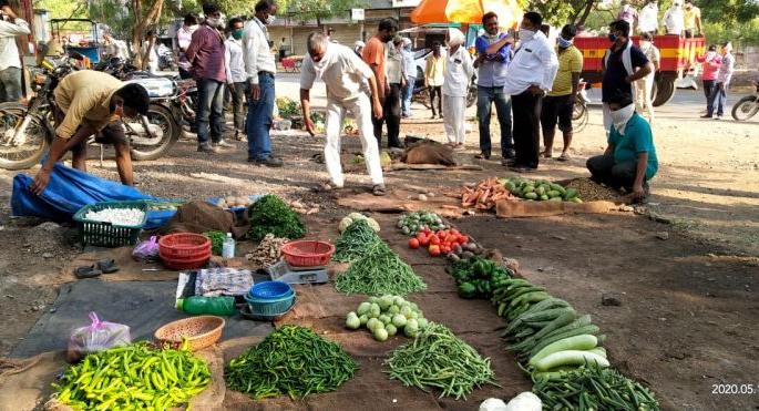 Baliram Peth will relocate the hawkers from Subhash Chowk to Golani Market | बळीराम पेठ, सुभाष चौकातील हॉकर्सला गोलाणी मार्केटमध्ये स्थलांतरित करणार  Baliram Peth will relocate the hawkers from Subhash Chowk to Golani Market | बळीराम पेठ, सुभाष चौकातील हॉकर्सला गोलाणी मार्केटमध्ये स्थलांतरित करणार