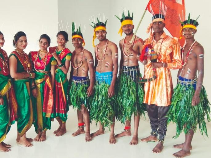 Adivasi dance at youth festival | युवक महोत्सवात आदिवासी नृत्य Adivasi dance at youth festival | युवक महोत्सवात आदिवासी नृत्य