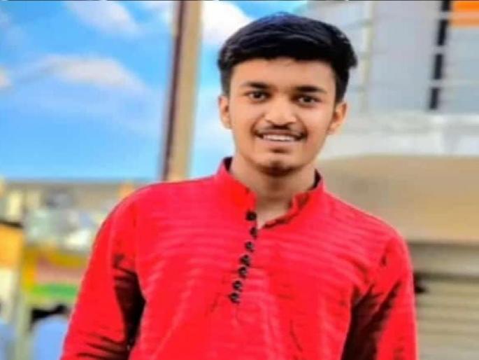 youth killed with a knife due to an old dispute, incident at Lonar: A case has been registered against three | जुन्या वादातून युवकाची चाकूने भाेसकून हत्या, लाेणार येथील घटना : तिघांविरुद्ध गुन्हा दाखल youth killed with a knife due to an old dispute, incident at Lonar: A case has been registered against three | जुन्या वादातून युवकाची चाकूने भाेसकून हत्या, लाेणार येथील घटना : तिघांविरुद्ध गुन्हा दाखल