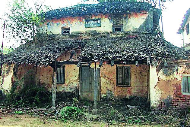 Obsessive of the culture center | संस्कार केंद्राची अवदशा