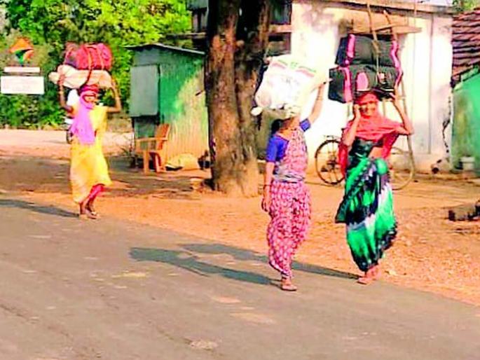 One and a half km walk | दीडशे किमीचा पायी प्रवास One and a half km walk | दीडशे किमीचा पायी प्रवास
