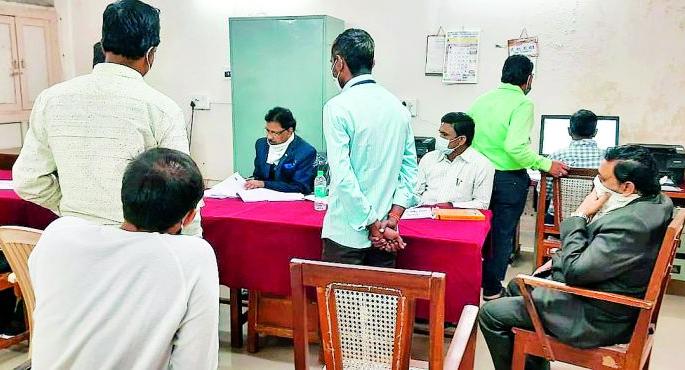 Disposal of 94 cases in National Lok Sabha | राष्ट्रीय लाेकअदालतीत ९४ खटल्यांचा निपटारा