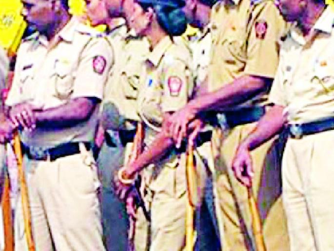 Lok Sabha Election 2019; Outside 10 thousand soldiers gave security | Lok Sabha Election 2019; बाहेरच्या १० हजार जवानांनी दिली सुरक्षा Lok Sabha Election 2019; Outside 10 thousand soldiers gave security | Lok Sabha Election 2019; बाहेरच्या १० हजार जवानांनी दिली सुरक्षा