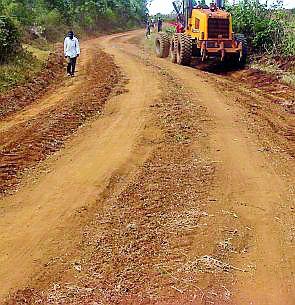 14 Lessons of Contractors in Road Work | १४ रस्त्यांच्या कामांकडे कंत्राटदारांची पाठ 14 Lessons of Contractors in Road Work | १४ रस्त्यांच्या कामांकडे कंत्राटदारांची पाठ