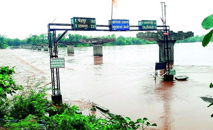 Schools, colleges and shops will also be closed for three days | पुन्हा तीन दिवस शाळा-काॅलेज आणि दुकानेही राहणार बंद