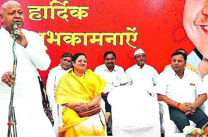 Gondia district prosperous due to farmers | शेतकऱ्यांमुळे गोंदिया जिल्हा समृद्ध Gondia district prosperous due to farmers | शेतकऱ्यांमुळे गोंदिया जिल्हा समृद्ध