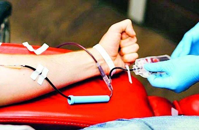 Blood shortage in Solapur due to increase in surgeries and decrease in number of camps | शस्त्रक्रिया वाढल्या अन् शिबिरांची संख्या कमी झाल्याने सोलापुरात रक्ताचा तुटवडा Blood shortage in Solapur due to increase in surgeries and decrease in number of camps | शस्त्रक्रिया वाढल्या अन् शिबिरांची संख्या कमी झाल्याने सोलापुरात रक्ताचा तुटवडा