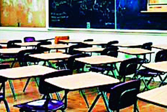 Schools will have to take school, signs of 10th result hanging! | शाळांचीच घ्यावी लागणार शाळा, दहावीचा निकाल लटकण्याची चिन्हे ! Schools will have to take school, signs of 10th result hanging! | शाळांचीच घ्यावी लागणार शाळा, दहावीचा निकाल लटकण्याची चिन्हे !