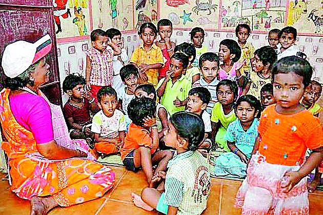 Governance disorders affect 250 anganwadi workers | शासन निर्णयाचा २५० अंगणवाडी सेविकांना फटका Governance disorders affect 250 anganwadi workers | शासन निर्णयाचा २५० अंगणवाडी सेविकांना फटका