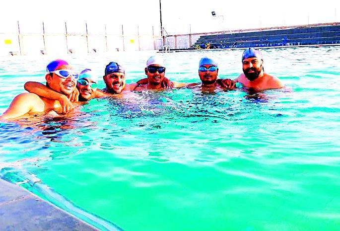 6 thousand people first in 'Swimming Pool' | ‘स्वीमिंग पूल’ मध्ये पोहले ६ हजार लोक 6 thousand people first in 'Swimming Pool' | ‘स्वीमिंग पूल’ मध्ये पोहले ६ हजार लोक