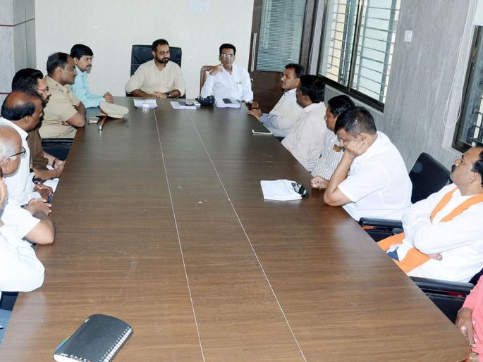 25 thousand Maratha brothers will be hit in the Hingoli for hoisting of the flag | २५ हजार मराठा बांधव ध्वजारोहणासाठी हिंगोलीत धडकणार 25 thousand Maratha brothers will be hit in the Hingoli for hoisting of the flag | २५ हजार मराठा बांधव ध्वजारोहणासाठी हिंगोलीत धडकणार