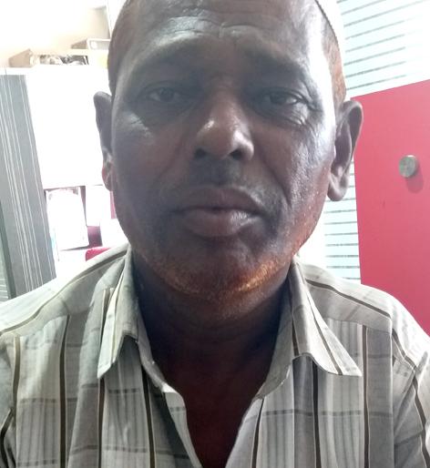 Water supply to temple, mosque, and citizens by tankers | स्वखर्चाने मंदिर, मशिद, नागरिकांना टँकरने पाणीपुरवठा Water supply to temple, mosque, and citizens by tankers | स्वखर्चाने मंदिर, मशिद, नागरिकांना टँकरने पाणीपुरवठा