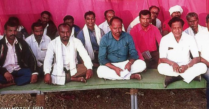 Fasting of villagers in Dahfal Khandare | दहिफळ खंदारे ग्रामस्थांचे उपोषण