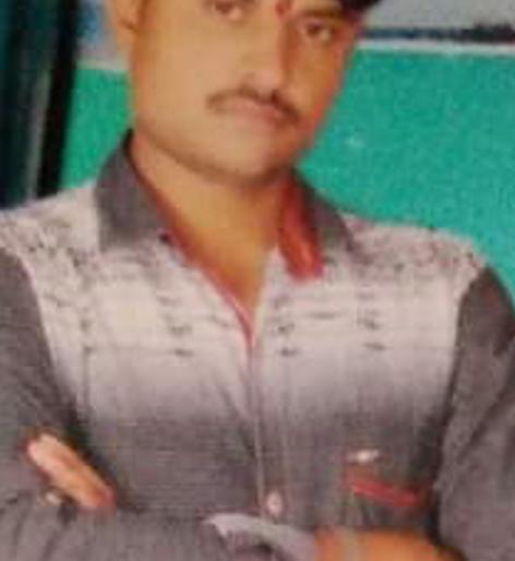 The body of the young man lying on his feet has been removed | पाय घसरून विहिरीत पडलेल्या युवकाचा मृतदेह काढला बाहेर The body of the young man lying on his feet has been removed | पाय घसरून विहिरीत पडलेल्या युवकाचा मृतदेह काढला बाहेर