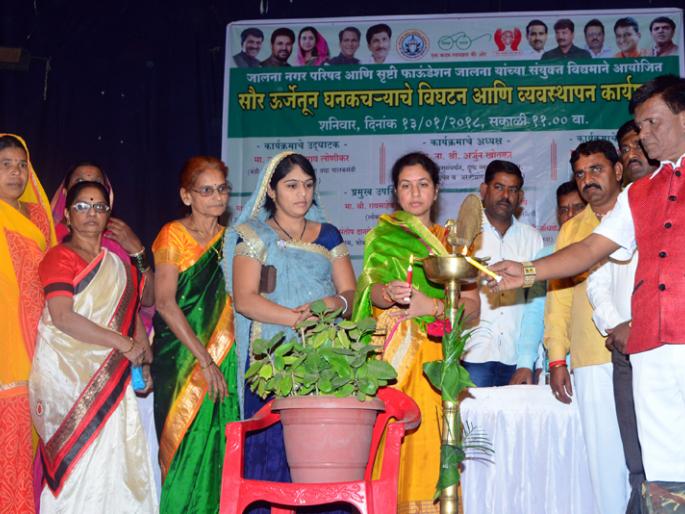 Leaders what to do with cleanliness? | स्वच्छतेशी नेत्यांना काय देणेघेणे? Leaders what to do with cleanliness? | स्वच्छतेशी नेत्यांना काय देणेघेणे?