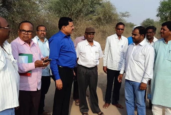 Checking of tanker rounds from the Commissioner | आयुक्तांकडून टँकर फेऱ्यांची तपासणी Checking of tanker rounds from the Commissioner | आयुक्तांकडून टँकर फेऱ्यांची तपासणी