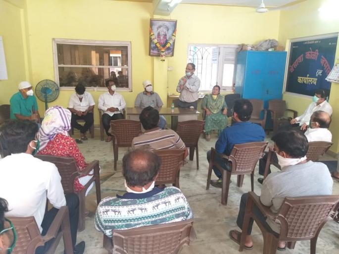 Doctors from Vesave village have come forward to prevent the outbreak of corona | वेसावे गावातील डॉक्टर मंडळी कोरोनाचा प्रादुर्भाव रोखण्यासाठी पुढे आली आहे Doctors from Vesave village have come forward to prevent the outbreak of corona | वेसावे गावातील डॉक्टर मंडळी कोरोनाचा प्रादुर्भाव रोखण्यासाठी पुढे आली आहे