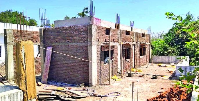 Irregularity in AYUSH BUILDINGS CONSTRUCTION | आयुष इमारती बांधकामात तारतम्य नाही!