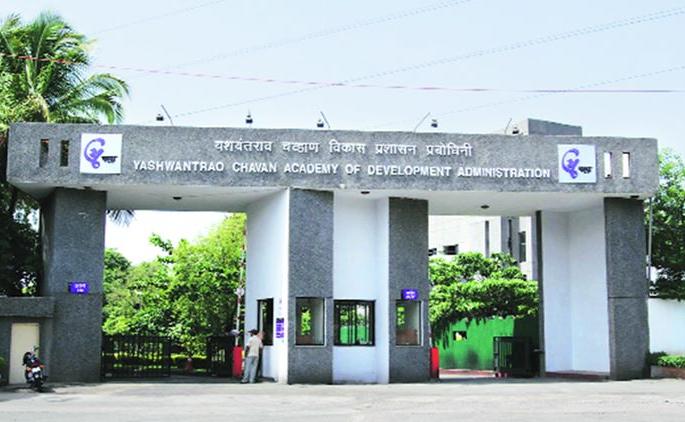 Over one million employees, institution-trained trained in the year | वर्षभरात १० लाख कर्मचारी, संस्थाचालक प्रशिक्षित Over one million employees, institution-trained trained in the year | वर्षभरात १० लाख कर्मचारी, संस्थाचालक प्रशिक्षित