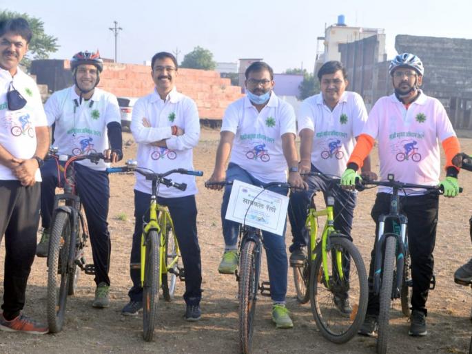 Bicycle rally by Manmad Municipal Council | मनमाड नगरपरिषदेतर्फे सायकल रॅली