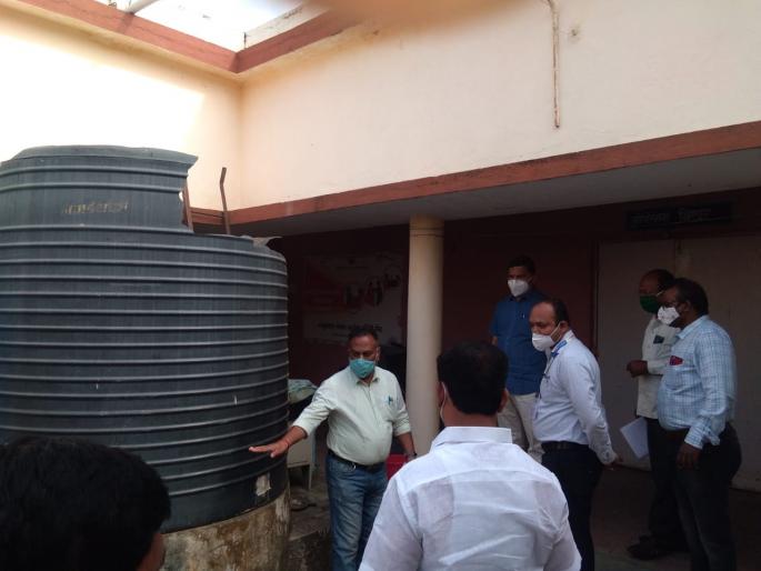 Seeing the small tank at Mardi Health Center, CEO Dachakle said how the health of the citizens will improve | मार्डी आरोग्य केंद्रातील फुटकी टाकी पाहून सीईओ दचकले अन् म्हणाले काय ही अवस्था... Seeing the small tank at Mardi Health Center, CEO Dachakle said how the health of the citizens will improve | मार्डी आरोग्य केंद्रातील फुटकी टाकी पाहून सीईओ दचकले अन् म्हणाले काय ही अवस्था...