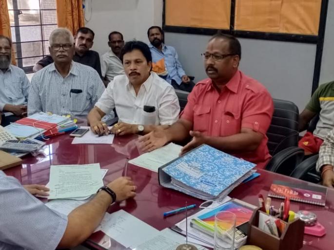 First, tackle the problems of Nardway dam victims: Demand for Sandesh Parker | नरडवे धरणग्रस्तांच्या समस्या प्रथम मार्गी लावा: संदेश पारकर यांची मागणी First, tackle the problems of Nardway dam victims: Demand for Sandesh Parker | नरडवे धरणग्रस्तांच्या समस्या प्रथम मार्गी लावा: संदेश पारकर यांची मागणी