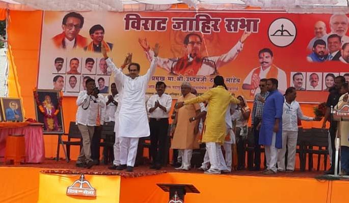 Uddhav Thackeray presents rally in Satguda | सातपुडय़ातील कुपोषणाचा प्रश्न कायमस्वरूपी मिटविणार उद्धव ठाकरेंचे धडगाव येथील सभेत प्रतिपादन Uddhav Thackeray presents rally in Satguda | सातपुडय़ातील कुपोषणाचा प्रश्न कायमस्वरूपी मिटविणार उद्धव ठाकरेंचे धडगाव येथील सभेत प्रतिपादन